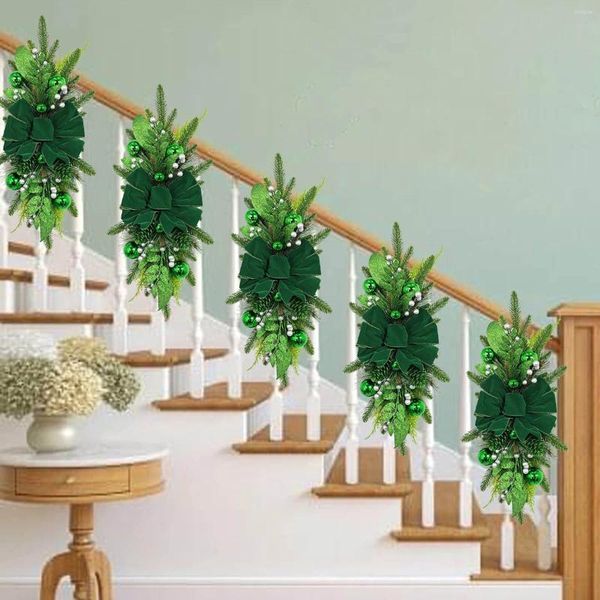 Fleurs décoratives Les couronnes de Noël de garniture d'escalier sans fil pour la porte du mur de vacances de porte d'entrée suspendus décorations de garde-manger