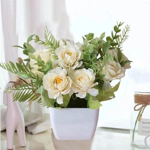 Fleurs décoratives L'arrosage de Noël artificiel dans des arrangements de roses en soie en vase Bouquets fausses avec du plastique
