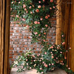Fleurs décoratives minuscules roses Bud Vine Silk Artificicales Home El Décoration Mariage Fleur Fleur Blanc Mur de rotin de suspension