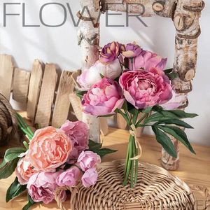 Flores decorativas Ideas de regalo de San Valentín Peony Bouquet Simulación Flor Frescante Hand Holding Suministros de boda falsos Accesorios de decoración del hogar