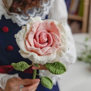 Decoratieve bloemen Valentijnsdag Roseshand-geweven roos Imitatie Haakbloemsimulatie Bouquets Girls Gift diy