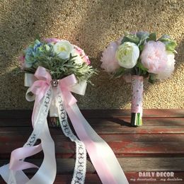 Decoratieve bloemen Zeer mooie kunstmatige roze roze roze pioenbloembruiloft Bridal Bouquet Bruid met bruidsmeisje ramo de boda novia