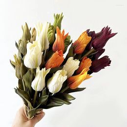 Flores decorativas Vintage Tulip Flower Artificial Bouquet Día de San Valentín Decoración falsa para suministros de bodas Decoración del hogar