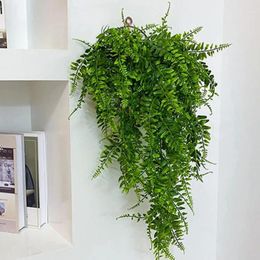 Fleurs décoratives résistantes à l'eau fausse plante Vinée de fougère artificielle pour décoration de mariage à la maison