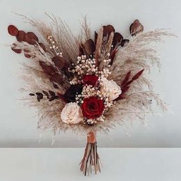 Dekorativer Blumen-Hochzeitsstrauß, handgefertigte Rosen, Brautjungfern-Braut-Trockenblumensträuße, individuelle Gestaltung der Braut mit Dekoration