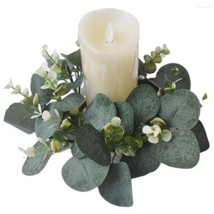 Fleurs décoratives de mariage bougies anneaux eucalyptus verdure artificielle couronne pour piliers de la ferme de la ferme.