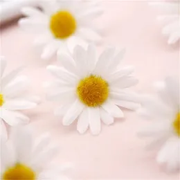 Fleurs décoratives Décoration de mariage 10pcs Blanc Small Sima Sun Flower Lawn Head Silk Simulation DIY