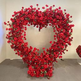 Arc de fleurs décoratives en forme de cœur pour mariage, décoration de scène, taille personnalisée, cadre en acier, Roses rouges artificielles, arrière-plan d'événement