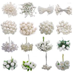 Fleurs décoratives blanc hybride fleur cerise étamine baies à la main artificielle bricolage guirlande pour décoration de gâteau/artisanat/cadeau en nylon