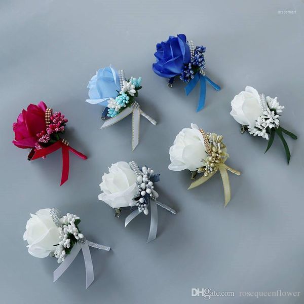 Flores decorativas Ramillete de hombre rojo blanco para el novio padrino de boda Flor de rosa de seda Traje de boda Boutonnieres Accesorios Pin Broche Decoración