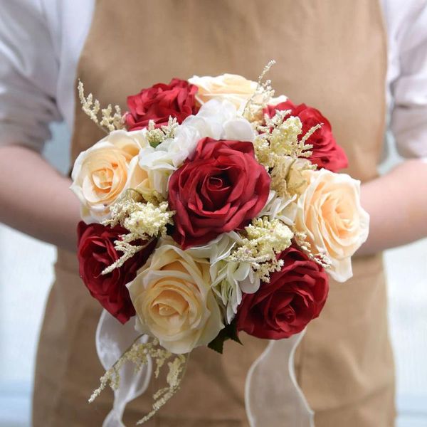 Flores decorativas seda al por mayor de seda rosa artificial rosas blancas rosas flores grupo para decoración de la boda