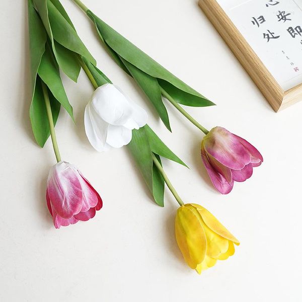 Fleurs décoratives en gros Spot haut de gamme sensation artificielle tulipe maison El décoration fleur Arrangement faux