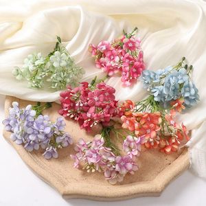 Fleurs décoratives couronnes 10pc 7cm mini bouquet de fleurs artificielles pour décoration de mariage jardin bricolage table à manger intérieure décor de salle à la maison w