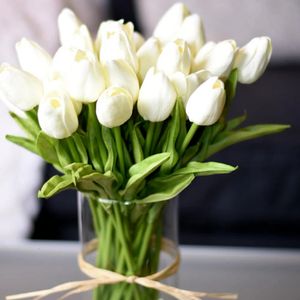 Couronnes de fleurs décoratives 10 pièces tulipe fleur artificielle blanc PU vraie touche pour la décoration de la maison fausses tulipes Latex fleurs Bouquet mariage jardin décor 231205