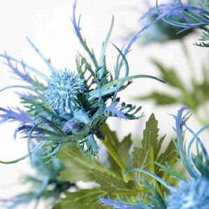 Guirnaldas de flores decorativas 2021 Tela de seda Simulación Planta de eryngium Arreglo floral de plástico Ventas artificiales creativas para bodas A X5