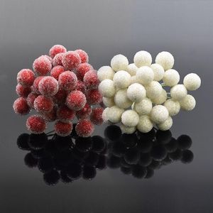 Guirnaldas de flores decorativas 20 Unids / lote 15 mm Fruta de plástico falso Bayas de vidrio Granada artificial Cereza roja Ramo Estambre Caja de regalo de bricolaje D