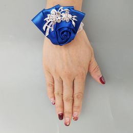 Decoratieve bloemen Kransen 3 -koppig/lot Royal Blue Satin Rose bruidsmeisje pols corsage bruids kristallen armband handbloem bruiloft accessori