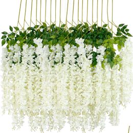 Couronnes de fleurs décoratives 45 pouces Wisteria Fleur artificielle Bushy Soie Vigne Ratta Suspendu pour fête de mariage Jardin extérieur plus vert Dhbzv