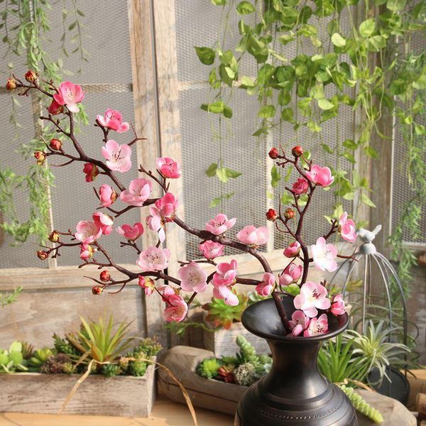 Fleurs décoratives couronnes 4pcs / lot fleur de prune chinoise Décoration de mariage artificiel pour la fête à la maison fond de fleur de fleur flres