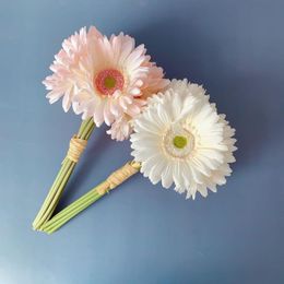 Decoratieve bloemen kransen 7 bloemen/bundel Silk Gerbera Kunstmatig voor kerst Home Wedding Decor Accessories Diy Gift Nep Plastic