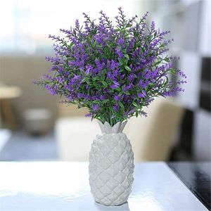 Couronnes de fleurs décoratives 8 Bundles / Pack Artificielle Faux Lavande Résistant Aux UV Arbustes Plantes No Fade Faux Plastique Verdure Pour La Décoration Intérieure