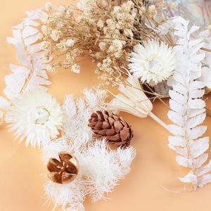 Decoratieve bloemen krans een doos met echte gedroogde witte set doos plantengeurde kaarsen epoxy hars diy ambachtsmateriaal pakket huis decore wh