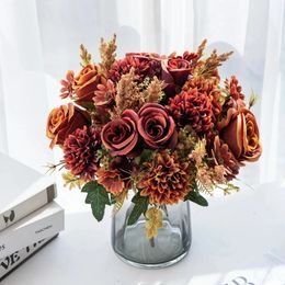 Couronnes de fleurs décoratives bouquet artificiel style européen tenant des roses exquises décorations de mariage de Noël pour la maison vases bricolage fausses plantes 231213