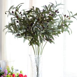 Decoratieve bloemen kransen kunstmatige Europese olijfboomtakken met olijf 220823