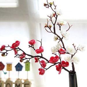 Guirnaldas de flores decorativas Seda artificial Japón Ciruela Flores de cerezo Flores falsas Ramas de árboles de Sakura Decoración de la habitación del hogar de la boda A6940D