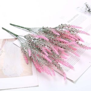 Decoratieve bloemen kransen boeket romantische kunstmatige bloem paarse lavendel met groene bladeren voor huisfeestdecoraties