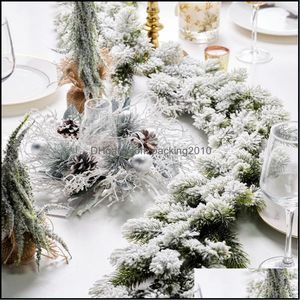 Decoratieve bloemenkransen Feestelijke feestartikelen Gardensnowflake Pine Cone Christmas Krans Snijden Hanger Deur Simation Artificial Plan