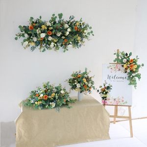 Decoratieve bloemen kransen flone ​​kunstmatige arrangement bruiloft middelpunt tafel runners welkom teken oranje achtergrond floral podium decora