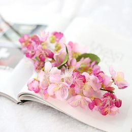 Decoratieve bloemen kransen flores articiales de cerezo seda flor ciruelo kunstmatige para boda casa fiesta decorativa rama ciruela falsa