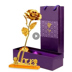 Fleurs décoratives couronnes magnifiques boîtes-cadeaux en rose treitées en or avec un adorable porte-amour et une fleur artificielle - une fête des mères de la Saint-Valentin idéale Weddin 230812