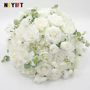 Couronnes de fleurs décoratives de luxe grande boule de fleur artificielle Rose arrangement de bouquet de souffle de bébé pour les centres de table de mariage floral personnalisé 230825