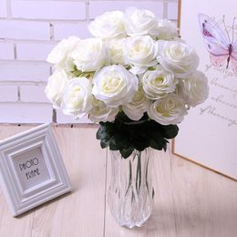 Decoratieve bloemen kransen ly 10 stks / set kunstmatige bloem rose pakket kleurrijke bruiloft bruids zijden boeket voor thuis decoratie tafel