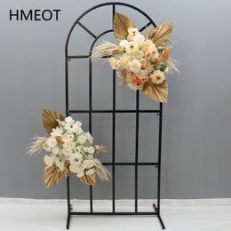 Couronnes de fleurs décoratives Herbe de Pampas séchée naturelle Or Pu Fan Arrangement de rangée de fleurs artificielles Décor d'arche de mariage Décor de boule florale Accessoires de toile de fond 230828