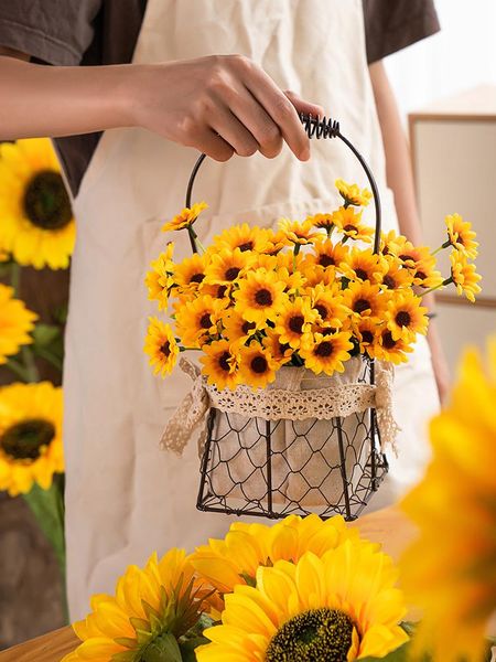 Couronnes de fleurs décoratives Bouquet de simulation de tournesol tenant un faux salon grand bouquet décoration du sol au plafond fleur de table Arra