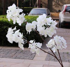 Couronnes de fleurs décoratives couleur blanche fleur de cerisier artificielle trois fausses branches de fourchette pour la décoration de pont en arc de mariage Cei9571409