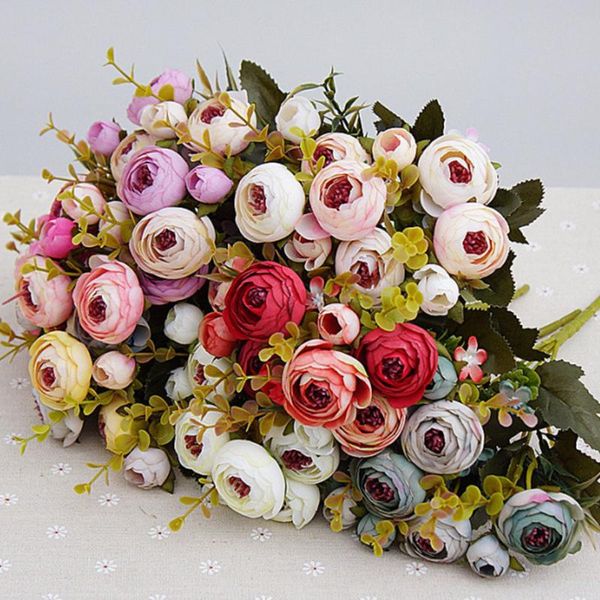 Couronnes de fleurs décoratives Roses de thé en soie blanche petit Bouquet de mariée artificielle pour la décoration de la maison de mariage faux BouquetDecora de haute qualité