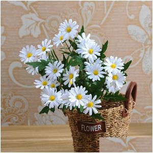 Couronnes de fleurs décoratives en gros Hi-Q Tissu de marguerite artificielle Petit bouquet de chrysanthème Bouquets de fleurs en soie en bordure de route Drop Delive Dhgs9