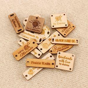 Decoratieve Bloemen Kransen Houten Labels Breilabels Aangepaste Houten Knopen Cadeau Gehaakt Label Laser Gegraveerd Voor Handgemaakte Producten 230807