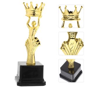Decoratieve objecten Prachtige plastic figuur trofee Championship Cup voor toernooienwedstrijden maat s 230815