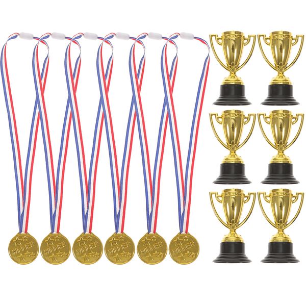 Objets décoratifs Figurines 12 Pcs Enfants Récompense Coupe Médailles Enfants Trophée En Plastique Enfants Football Jouets Mini Jeu De Football Médaille 230614