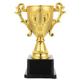 Objets décoratifs Figurines 1418 cm Trophée de récompense d'or Prix de récompense en plastique Médailles de trophée pour les coupes de compétition de récompense Cadeau pour enfants de la maternelle 230822