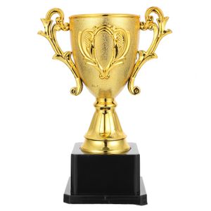 Objets décoratifs Figurines 1418 cm Trophée de récompense d'or Prix de récompense en plastique Médailles de trophée pour les coupes de compétition de récompense Cadeau pour enfants de la maternelle 230822