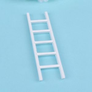 Decoratieve objecten Beeldjes 1pc Mini Huis Ladder Miniatuur Hout Trap Model Craft DIY Accessoire (wit)