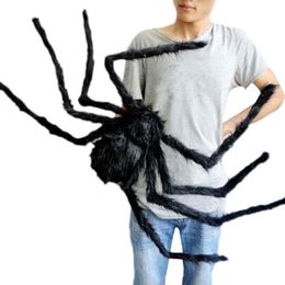Decoratieve objecten Beeldjes 1 stuks 30cm 50cm 75cmSuper grote pluchen spin gemaakt van draad en pluche zwart en veelkleurige stijl voor feest- of halloweenversieringen 230828