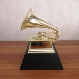 Objets décoratifs Figurines 2021 Grammy Trophy Musique Souvenirs Prix Statue Gravure 11 Échelle Taille Métal Moderne Doré C311T