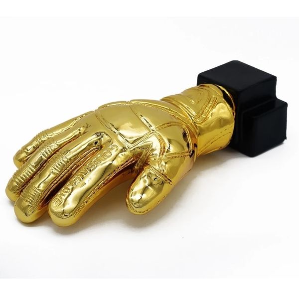 Objets décoratifs Figurines 26 cm Golden Football Gardien Gold gants Trophy Resin Crafts Gold Plated Soccer Award Home Decon Fans Fans Souvenirs Souvenirs 230814